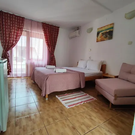 Konukevi Pensiunea Orion